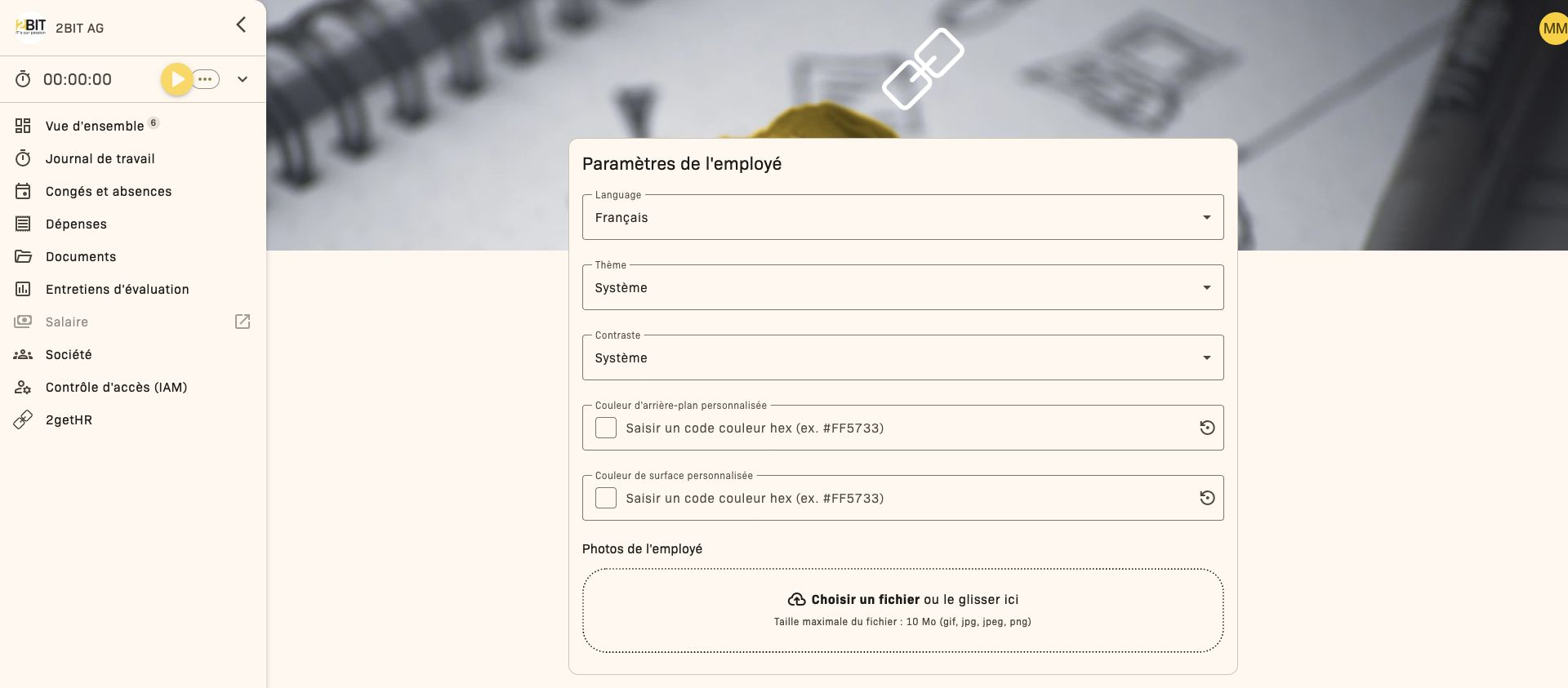 Paramètres de l'employé avec contraste, couleurs personnalisées et photo de profil